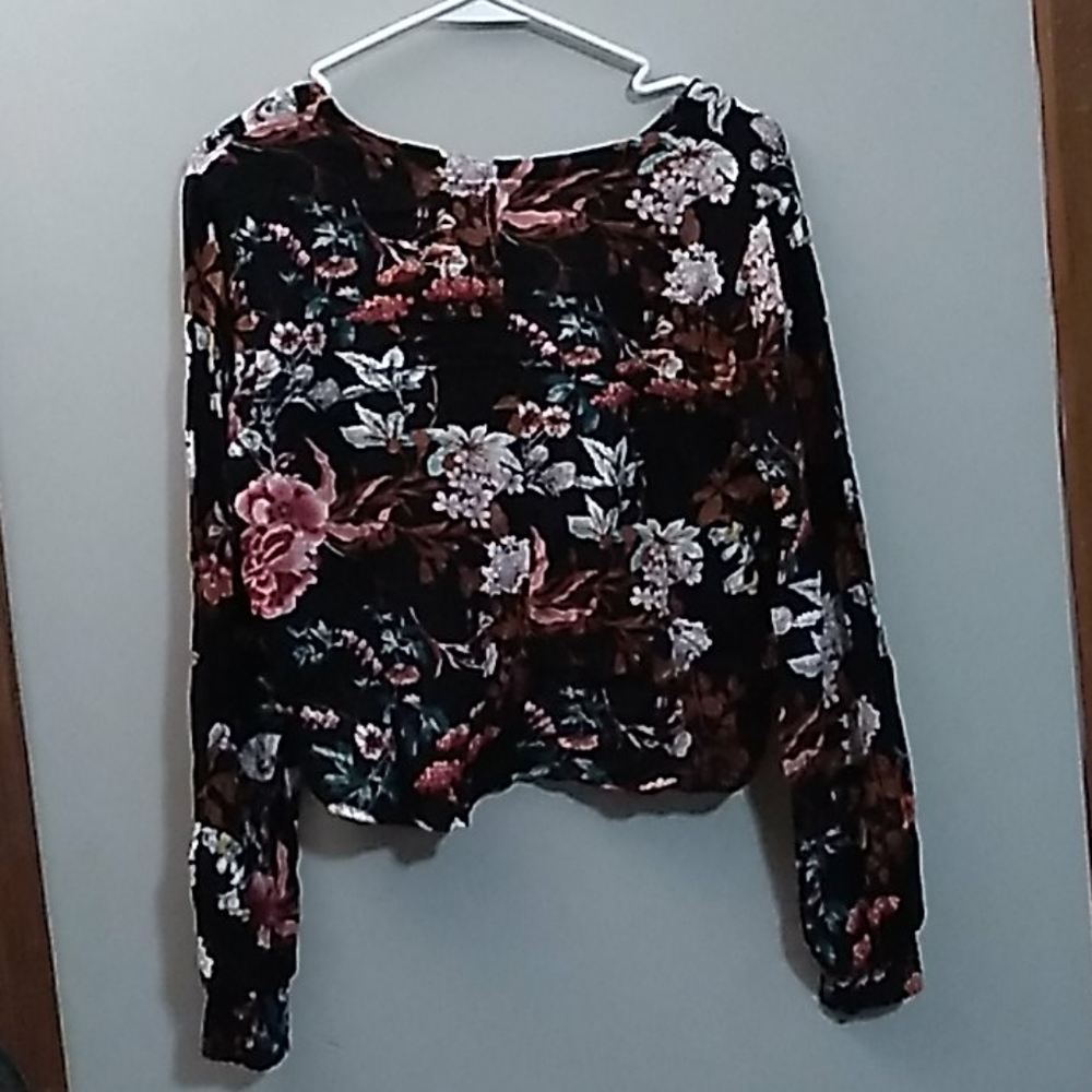 Floral blouse - Picture 3 of 4